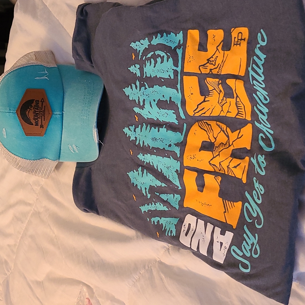 T-shirt with matching ball cap